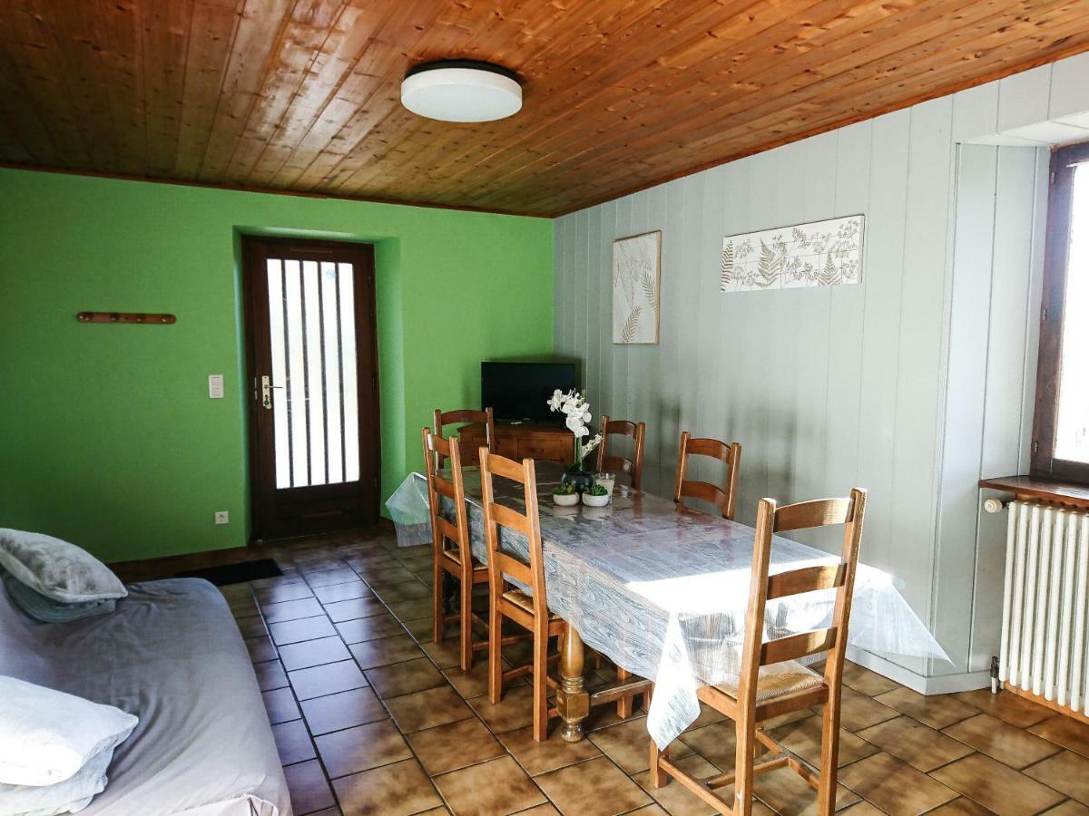 gite de 6 à 8 personnes la faviere Billecul Extérieur photo